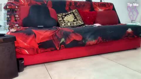 Snapshot of ladyoxana chatting on 07/16/26, 01:33 Oxana online show from 07/16/26, 01:33