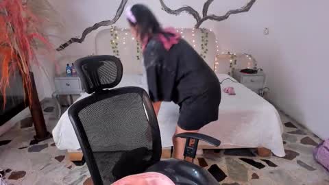 Lady  online show from 10/01/25, 05:13