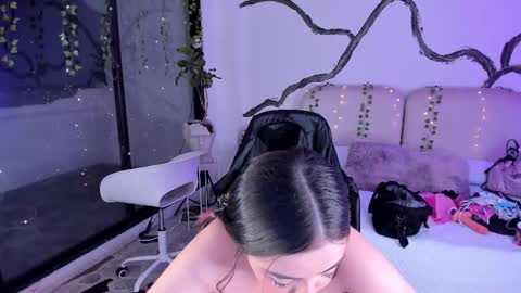 Lady  online show from 11/10/25, 05:06