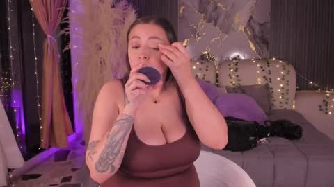 Lady  online show from 04/01/26, 04:02