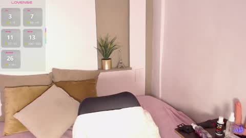 Isabella  online show from 04/18/26, 10:10