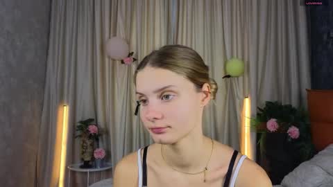 Lilia online show from 10/05/25, 06:56