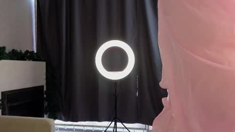 Lilia online show from 12/17/25, 06:08