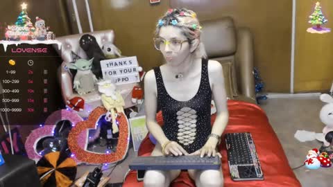 Skinnygirl online show from 12/13/24, 03:05