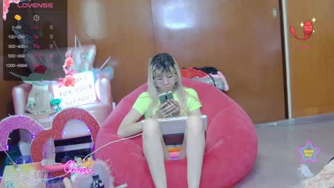 Snapshot of laflakita21 chatting on 04/24/26, 12:46 Skinnygirl online show from 04/24/26, 12:46