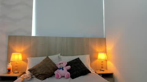 Laia Cruz online show from 10/31/25, 07:37