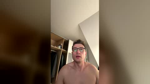 Snapshot of laichzeit1880 chatting on 02/22/26, 04:35 laichzeit1880 online show from 02/22/26, 04:35