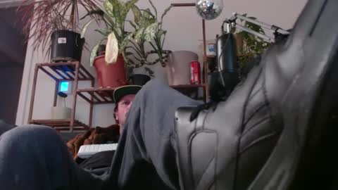 Snapshot of laidback_and_chill chatting on 12/05/24, 08:55 Rick online show from 12/05/24, 08:55