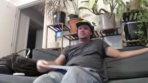 Snapshot of laidback_and_chill chatting on 12/20/24, 01:58 Rick online show from 12/20/24, 01:58