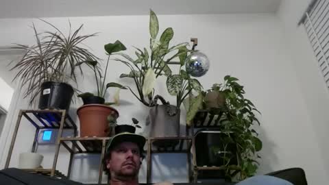 Snapshot of laidback_and_chill chatting on 12/25/24, 05:37 Rick online show from 12/25/24, 05:37