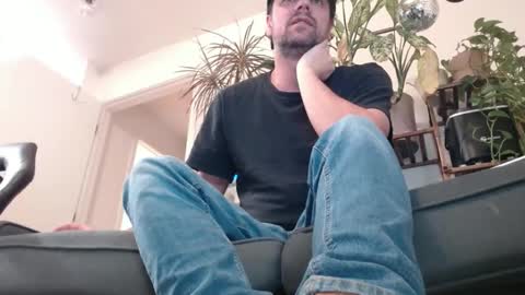 Snapshot of laidback_and_chill chatting on 12/30/24, 02:31 Rick online show from 12/30/24, 02:31