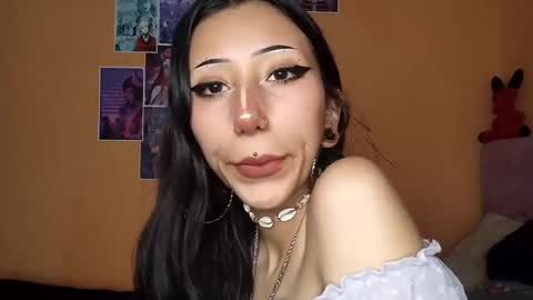 Snapshot of laila_angel chatting on 02/25/25, 02:36 laila_angel online show from 02/25/25, 02:36