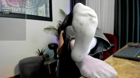 Snapshot of laila_angel chatting on 10/03/25, 02:08 laila_angel online show from 10/03/25, 02:08