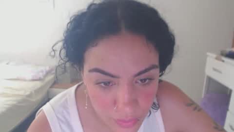 Snapshot of laila_silk chatting on 06/02/26, 02:52 laila_silk online show from 06/02/26, 02:52