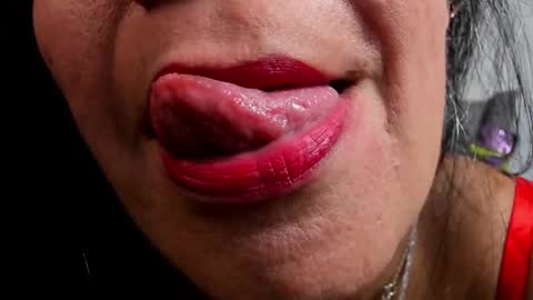 Lailacastillo online show from 12/05/24, 10:44