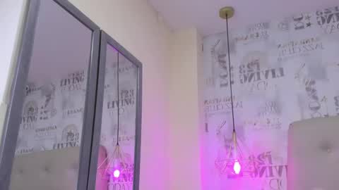 Snapshot of lailamorfy chatting on 12/14/24, 03:47 online show from 12/14/24, 03:47