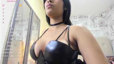 Snapshot of lailamorfy chatting on 01/16/25, 12:42 online show from 01/16/25, 12:42