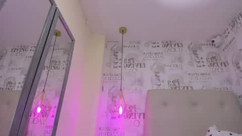 Snapshot of lailamorfy chatting on 02/21/25, 03:43 online show from 02/21/25, 03:43
