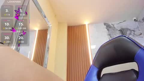 Snapshot of lailamorfy chatting on 10/02/25, 12:23 online show from 10/02/25, 12:23