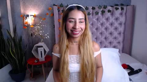 Laila Stilwills online show from 12/03/25, 04:20