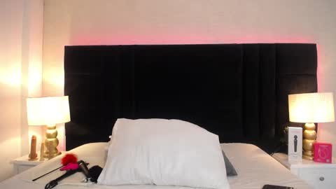 Laila Stilwills online show from 04/07/26, 04:46