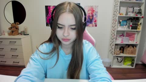 Kira online show from 12/19/24, 11:25