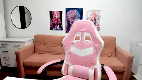 Kira online show from 04/21/26, 11:18