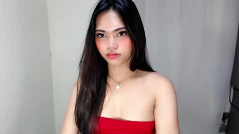 laire online show from 04/04/26, 06:00