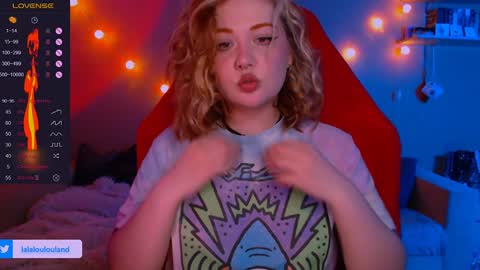 Snapshot of lala_loulou chatting on 12/26/24, 09:15 Nicky online show from 12/26/24, 09:15