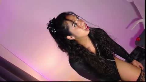 luna  online show from 09/19/25, 09:22