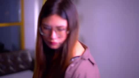 Snapshot of lali_tali chatting on 10/28/25, 03:58 Lilium like a flower online show from 10/28/25, 03:58