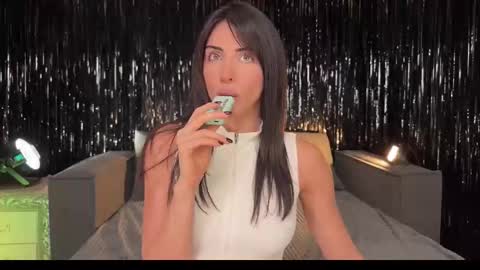 Ellina online show from 01/10/26, 06:20