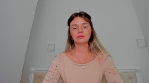 Lallie  online show from 11/06/25, 12:39