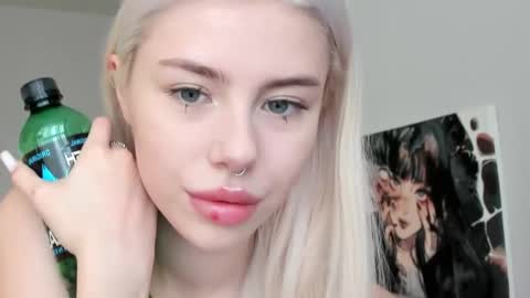 Erika online show from 10/16/25, 08:37