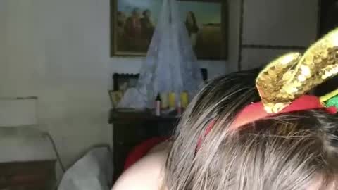 I work 5PM to 9 PM EST  New York online show from 12/22/25, 06:38