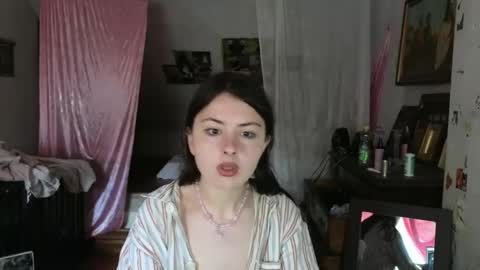 Snapshot of lama111111mama chatting on 05/17/26, 11:06 I work 5PM to 9 PM EST New York online show from 05/17/26, 11:06