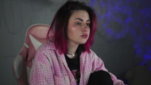 just call me Lana  and her security online show from 01/30/25, 11:22