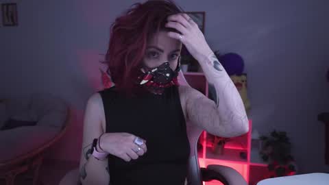 just call me Lana  and her security online show from 02/07/25, 08:11