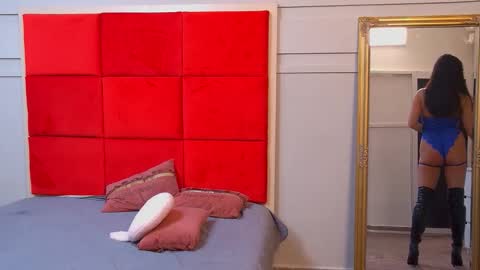 LanaBanner online show from 10/25/25, 08:22