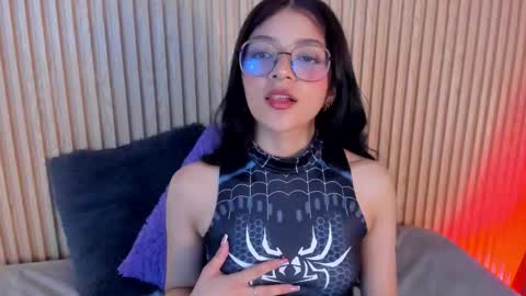 ... .          . ... online show from 10/23/25, 12:48