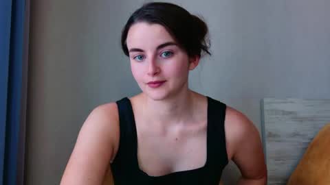 lana_gl online show from 06/03/26, 10:51