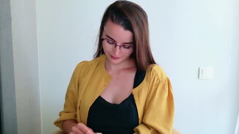 lana_gl online show from 06/18/26, 09:14