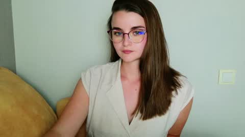 lana_gl online show from 06/19/26, 06:45