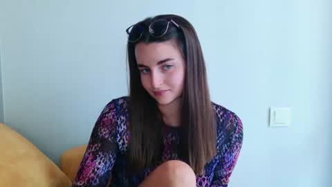 lana_gl online show from 06/29/26, 10:15