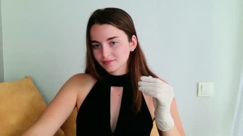 lana_gl online show from 07/07/26, 10:30