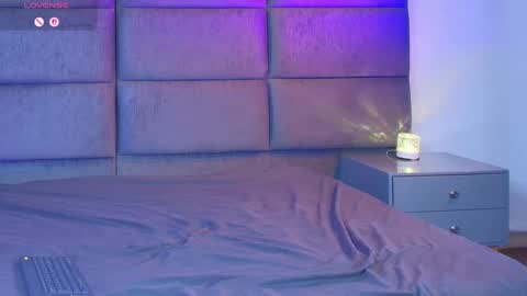 valentino moon online show from 05/15/26, 02:18