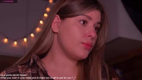 Snapshot of lana_rosy chatting on 12/31/24, 06:37 Alana online show from 12/31/24, 06:37