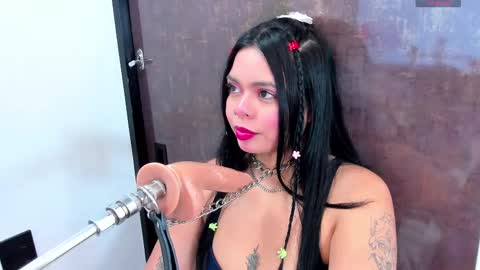 Lana online show from 02/11/25, 12:05