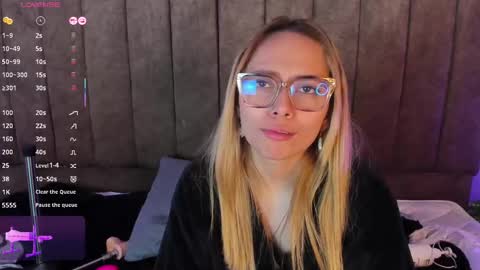 Lana online show from 11/09/25, 03:43