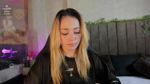 Lana online show from 02/04/26, 05:13